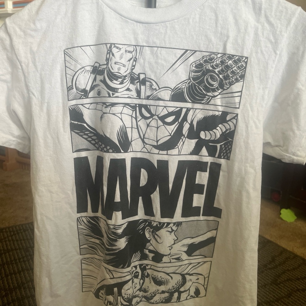 Marvel Boys Graphic T-Shirt Size Small White Avengers Spider-Man Captain America